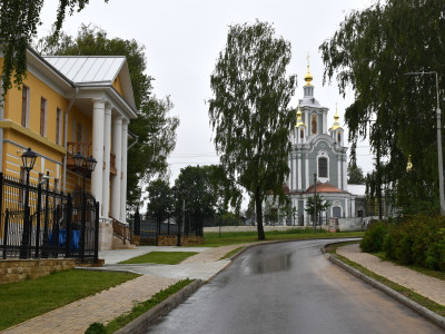 Свято-никольский храм Свято-никольский храм.